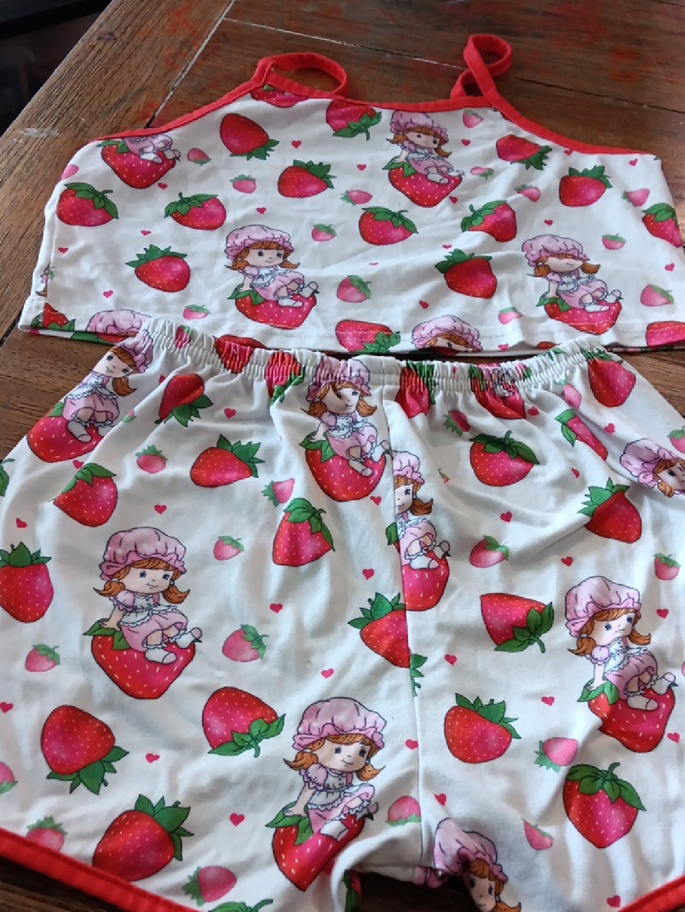 Girls' Strawberry Print Pink White Pajama Set - Kids Pajamas